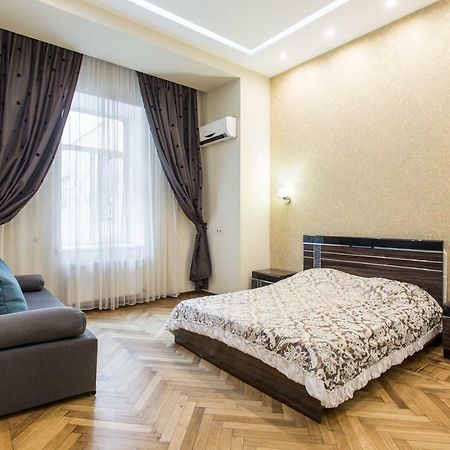 Odessa 3Bedroom Deribas Apartment Luaran gambar