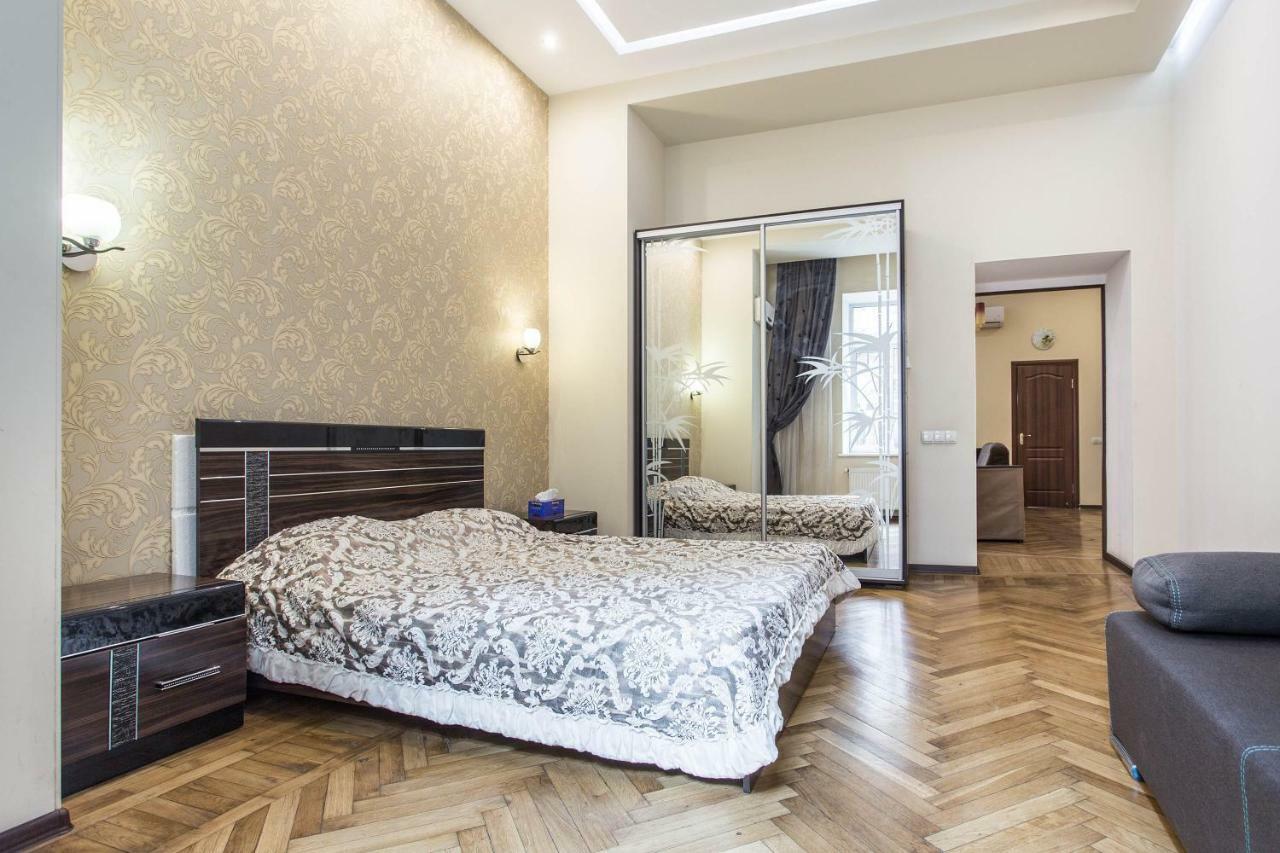 Odessa 3Bedroom Deribas Apartment Luaran gambar